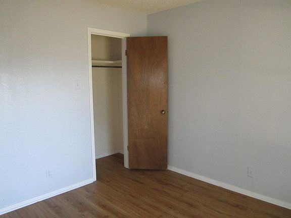 3rd image of 1718 Idaho Ave