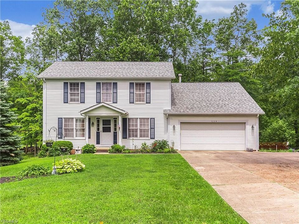 1st image of 1229 Deepwood Dr