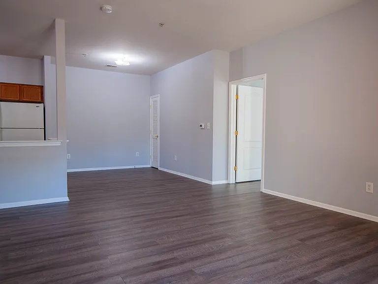 716 Lucy Ct — Photo 18