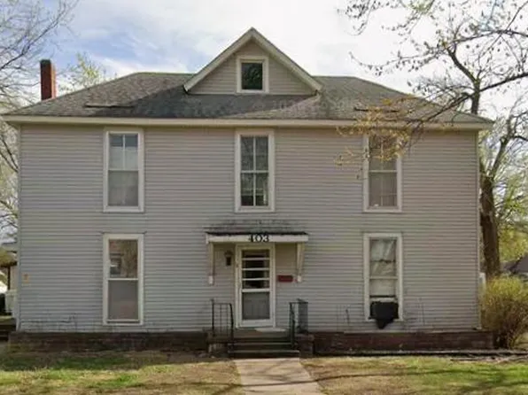 403 E 11th Ave, Winfield, KS 67156