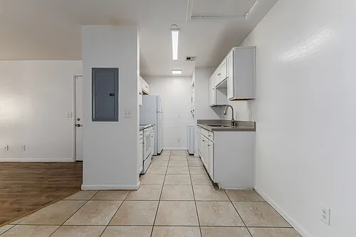 32 North Photo 1