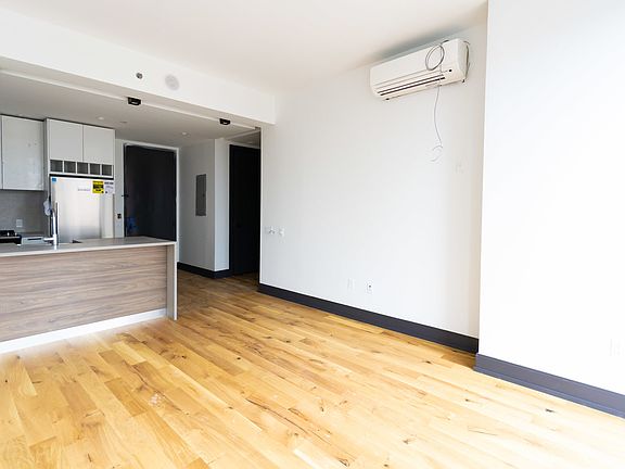 3rd image of 42-22 27th St #3114AA