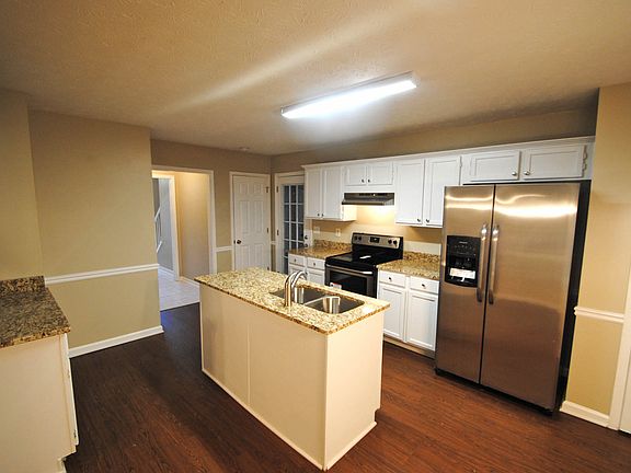 3rd image of 4861 Helga Way NE