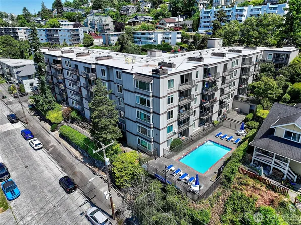2253 Gilman Drive W #207, Seattle, WA 98119