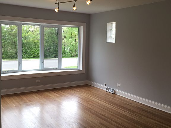 5th image of 4433 N Canfield Ave