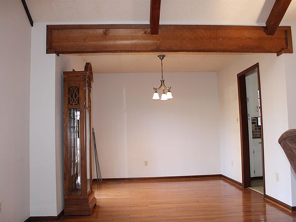 4th image of 5739 Belmont Pl
