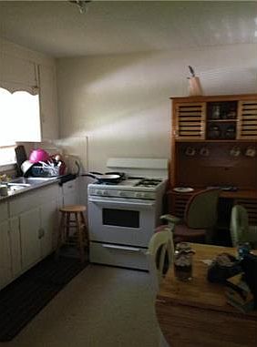 5th image of 1112 S Cottage Ave