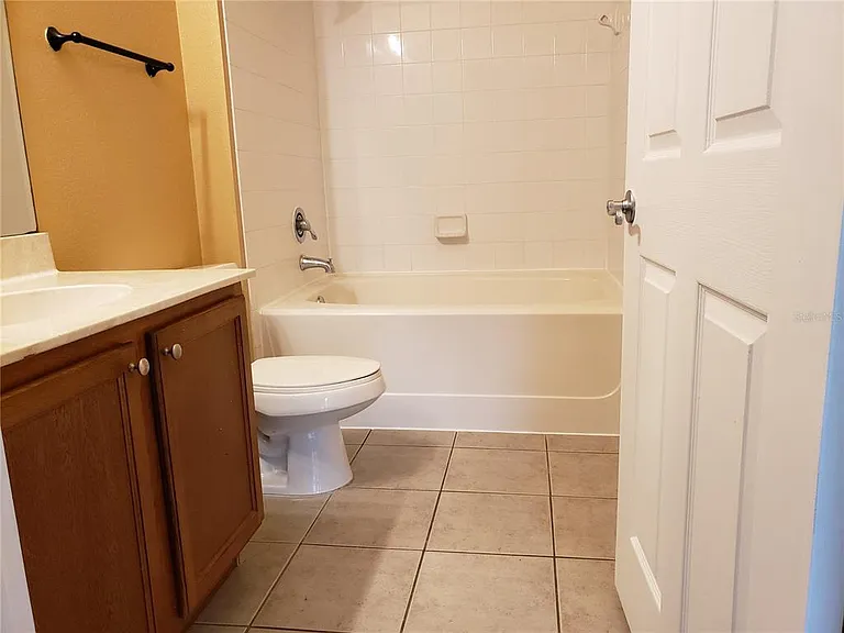 2460 Grand Central Pkwy #7 — Photo 15