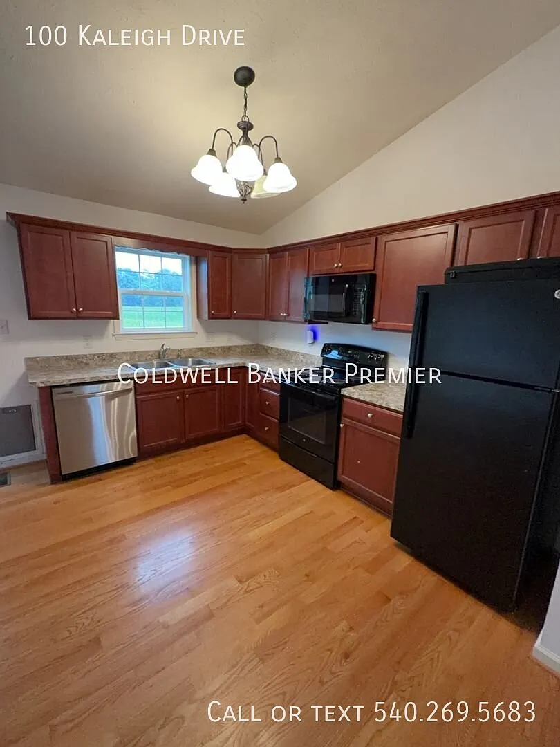 3 bed, 2.0 bath, $2,395 — Photo 4