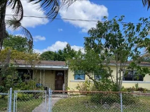 1051 NW 195th St, Miami Gardens, FL 33169