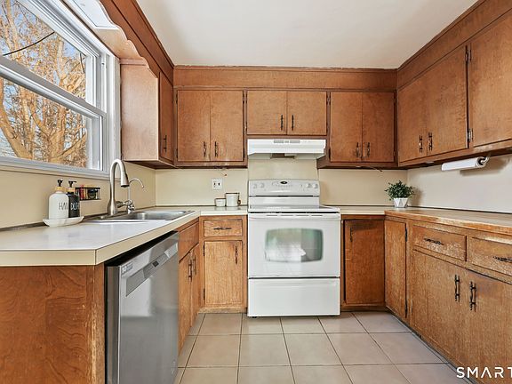 5th image of 78 Vine Road