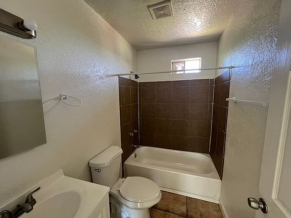 5th image of 3221 W Melvin St #3