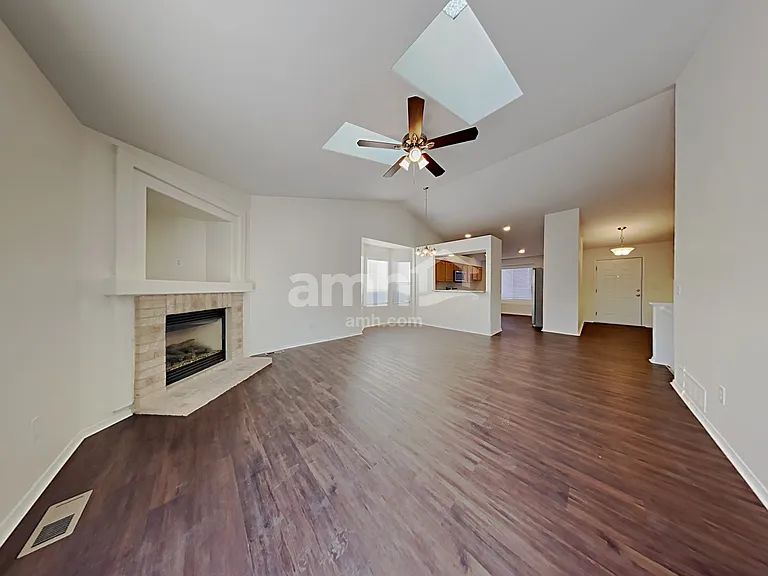 5052 Sacred Feather Dr — Photo 4