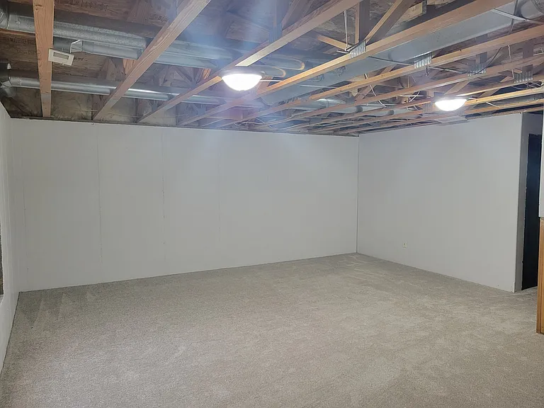408 E Berry Ave — Photo 9
