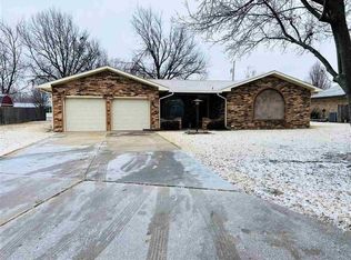 1316 Sunset Ln, Blackwell, OK 74631