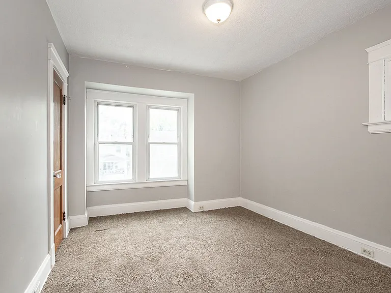 15401 Grovewood Ave — Photo 13