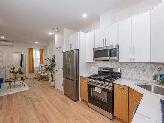 38 Zabriskie St #1R, Jersey City, NJ 07307
