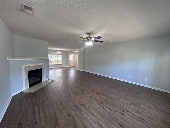 2nd image of 105 White Cedar Ct