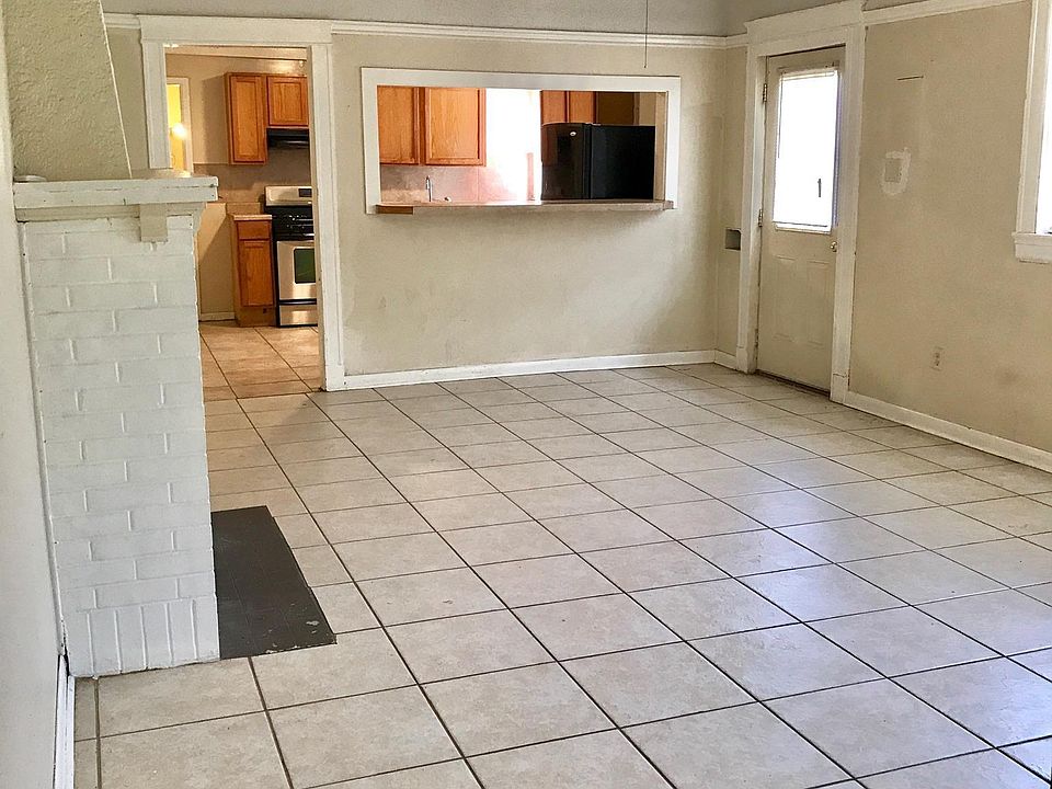 1st image of 2570 Lavender St