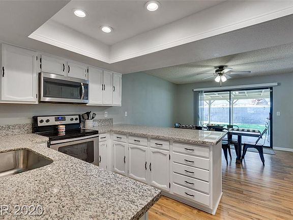 2nd image of 3617 Oakglen Ct