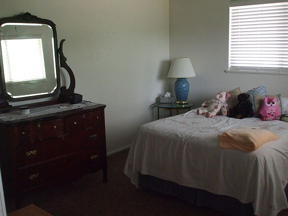 Master Bedroom 14' x 11'