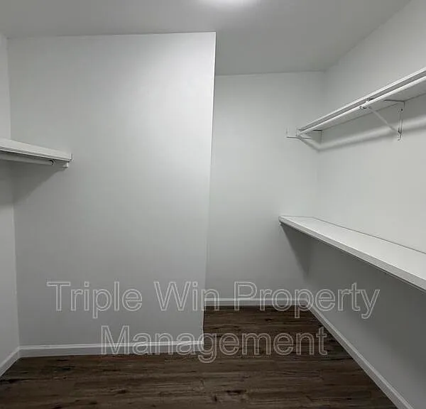 2245 Lindsay Ln — Photo 27