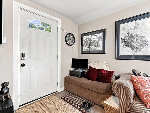 3rd image of 270 Duffield STREET W