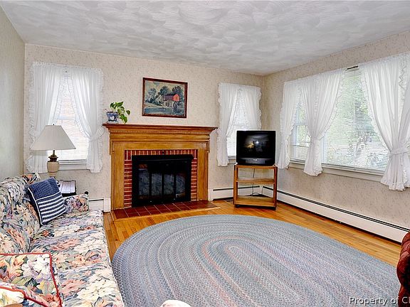 5th image of 114 Wickre St