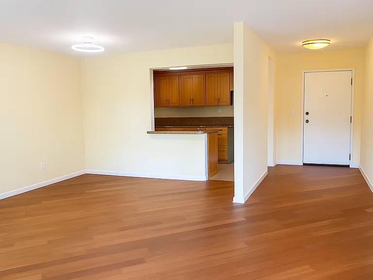 800 Sea Spray Ln #112 — Photo 6