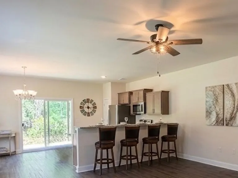 712 Mill Creek Cir — Photo 18