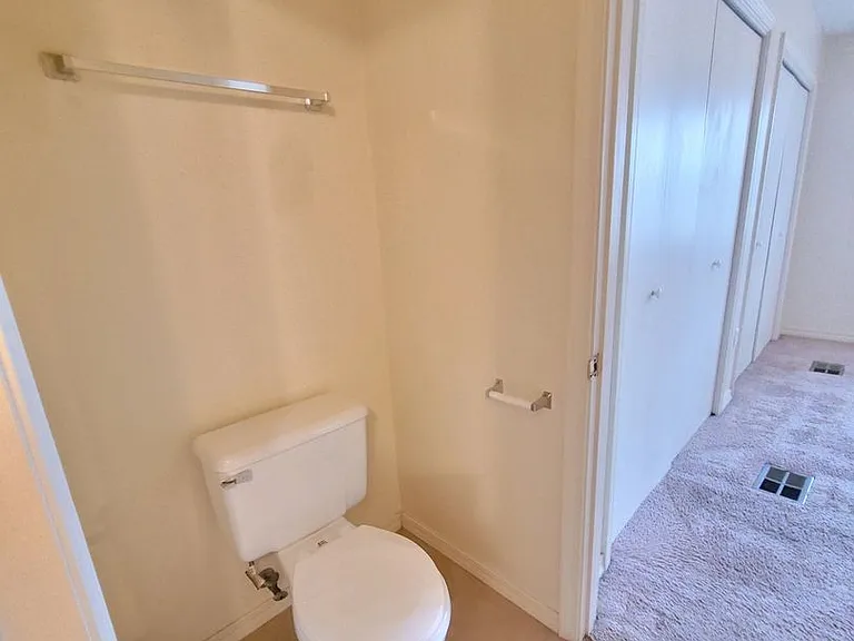 647 Virginia Oak Ct — Photo 15