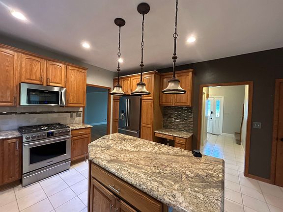 3rd image of 2601 W Windflower Ct