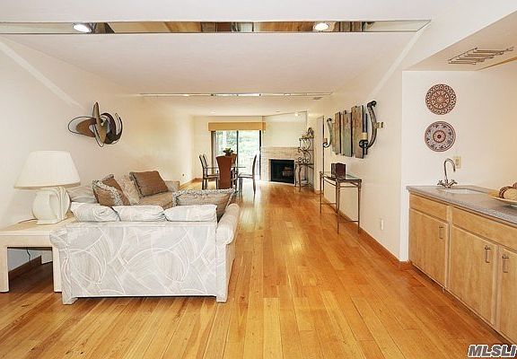 5th image of 23 Maple Run Dr Unit 23