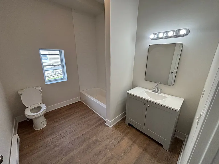 1032 W Hamilton St — Photo 7