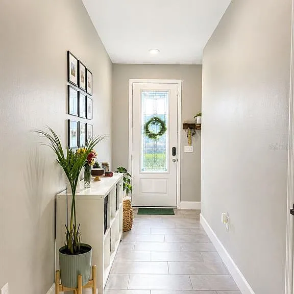 128 Arlington Square Ct — Photo 2
