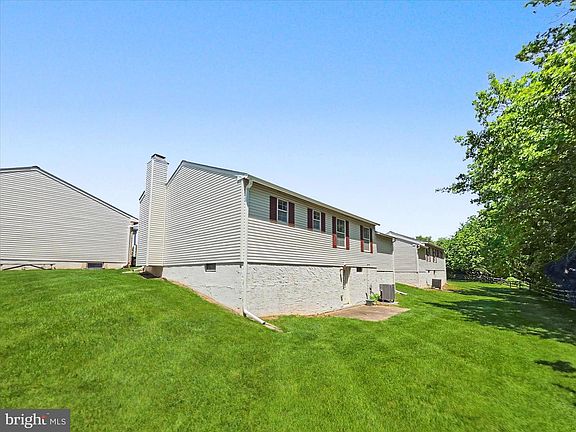 4th image of 1306 Fairbourne Ct