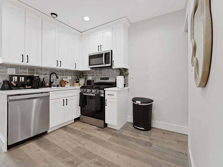3307 Clinton Ave — Photo 13