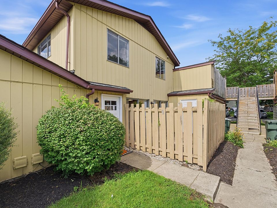 1st image of 2467 Burgandy Ln #C