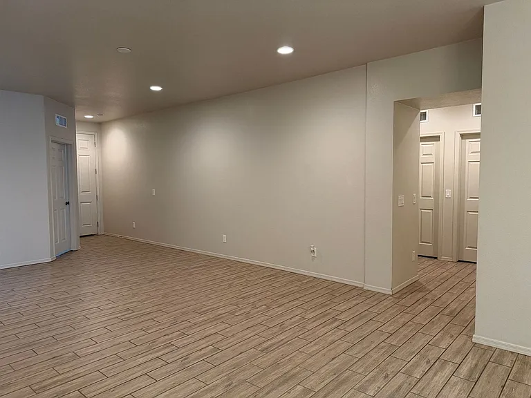 1864 Brookshire Dr — Photo 3