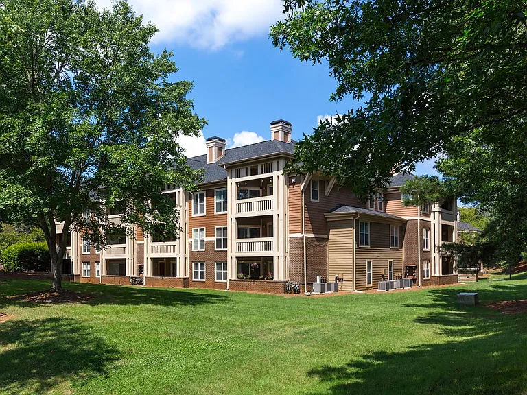 Northlake Apartments — Photo 26