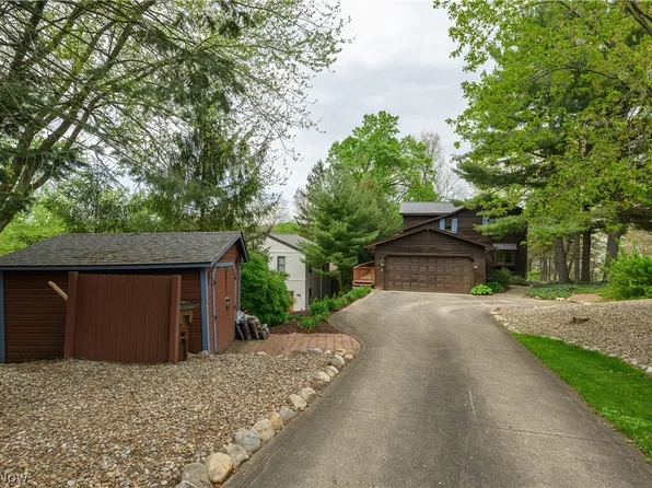 151 Spruce Dr NW, North Canton, OH 44720