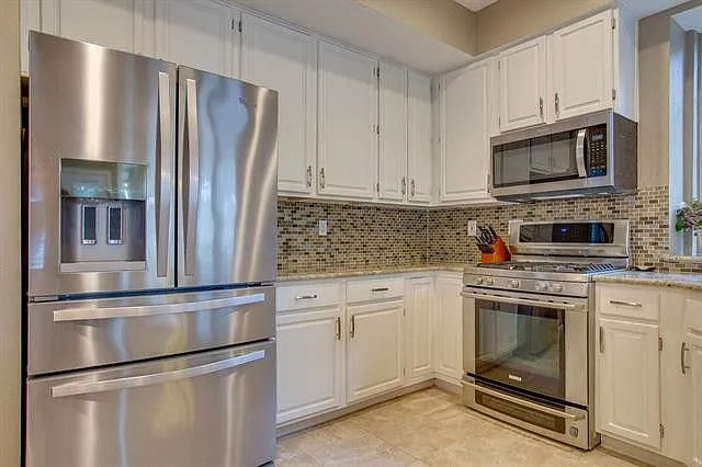 2309 Claremont Ct — Photo 11