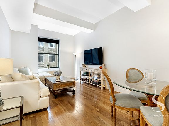 2nd image of 99 John St APT 910