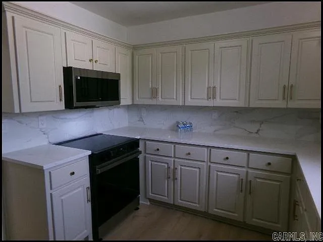 606 E 21st St — Photo 9