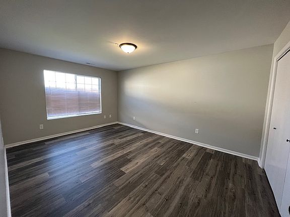 3rd image of 3557 Ash St #15
