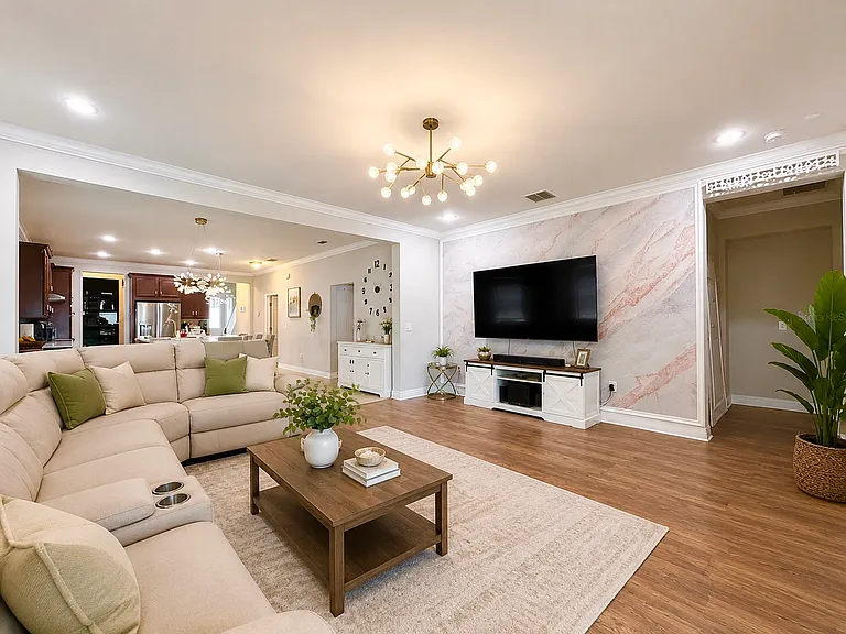 2916 Chantilly Ave — Photo 9