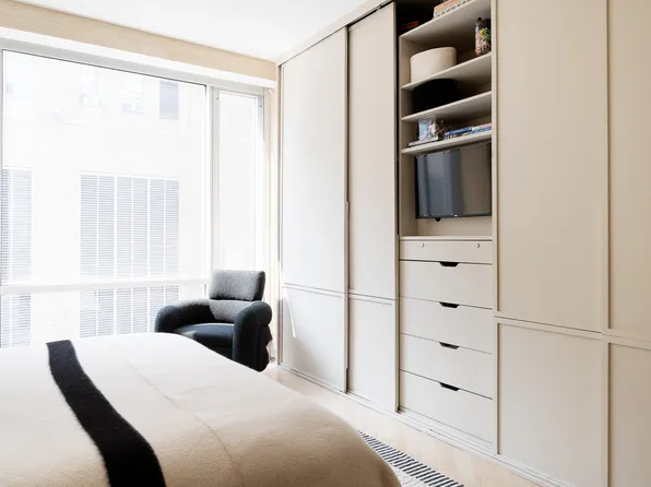 330 Spring Street image 3 of 9