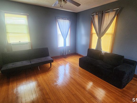 3rd image of 139 South St
