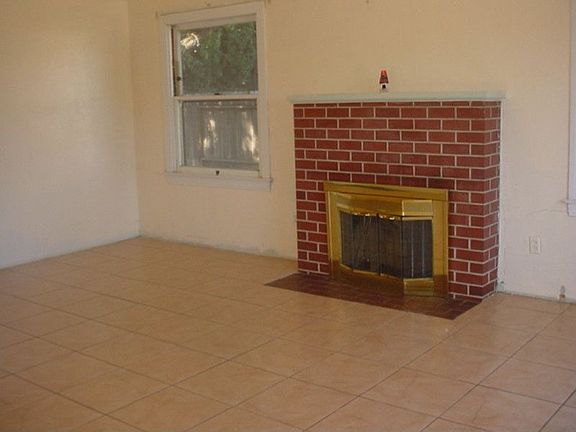 3rd image of 2320 Fruitland Ave