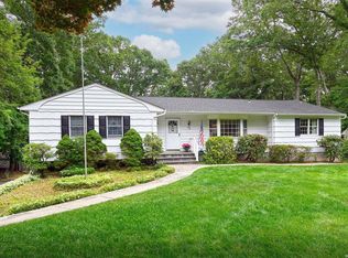 43 Whitewood Dr, Rocky Point, NY 11778